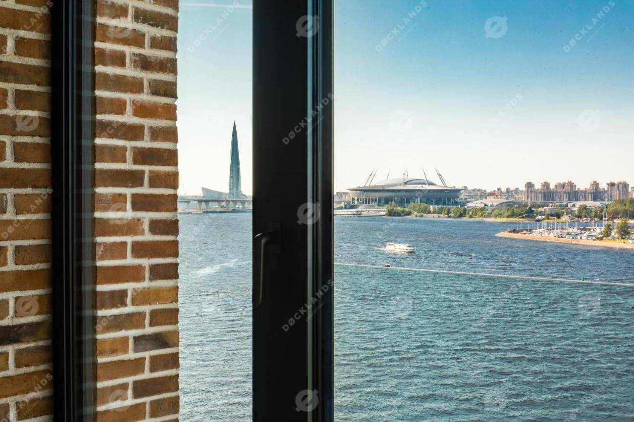 Фотографии номера Люкс с панорамным видом на реку в Апарт-отеле Докландс Санкт-Петербург